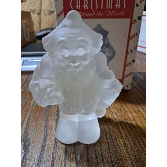 Vintage 1996 House of Lloyd Christmas Around the World Crystal Claus Figurine - Picture 2 of 12